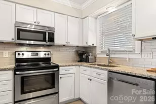 9816 Emerald Point Dr, Charlotte, NC 28278 - Photo 9