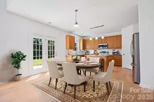 273 Wildbriar Rd, Fletcher, NC 28732 - Photo 5