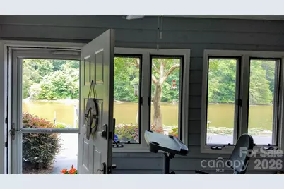 2200 6th Street NW #3B, Hickory, NC 28601 - Photo 5