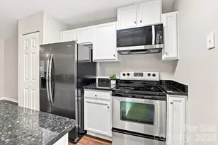 525 Olmsted Park Pl, Charlotte, NC 28203 - Photo 7