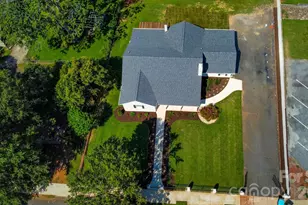 118 Alexander St, Forest City, NC 28043 - Photo 5