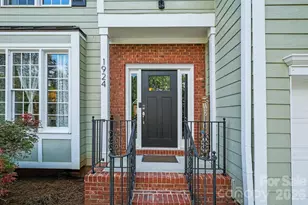 1924 Dearmon Dr, Charlotte, NC 28205 - Photo 3