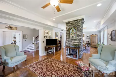 211 Jefferson Street E, York, SC 29745 - Photo 5