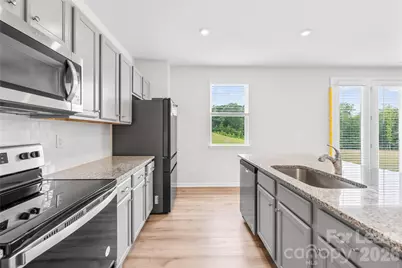 [Address not provided], Charlotte, NC 28215 - Photo 11