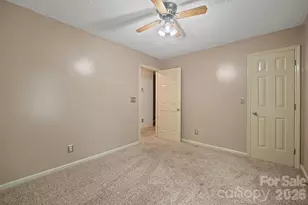 7801 Bridle Ct, Charlotte, NC 28216 - Photo 33
