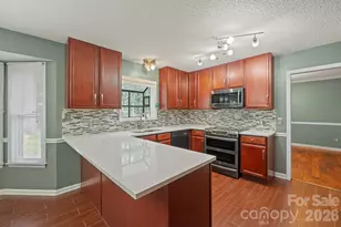 7801 Bridle Ct, Charlotte, NC 28216 - Photo 15