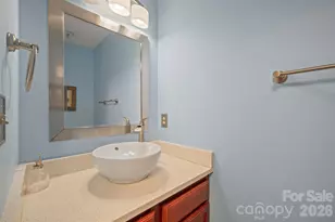 7801 Bridle Ct, Charlotte, NC 28216 - Photo 25