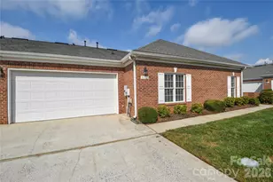 8332 Highland Glen Dr, Charlotte, NC 28269 - Photo 3