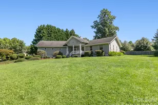128 Stone House Rd, Hendersonville, NC 28739 - Photo 3