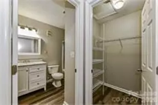 307 Hoskins Mill Ln, Charlotte, NC 28208 - Photo 11
