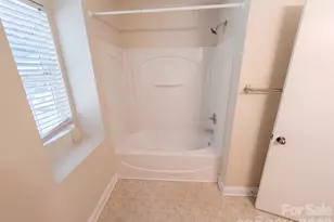 14021 Pinyon Pine Ln, Charlotte, NC 28215 - Photo 19