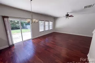 14021 Pinyon Pine Ln, Charlotte, NC 28215 - Photo 7