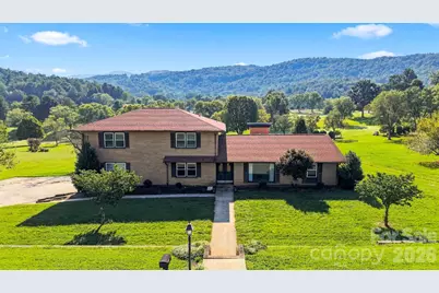 2796 Lakeview Drive, Lenoir, NC 28645 - Photo 1