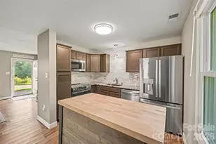 812 Capps Hill Mine Rd, Charlotte, NC 28216 - Photo 17