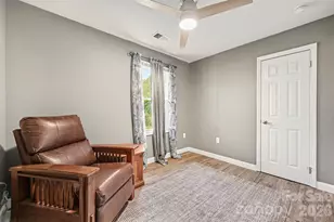 812 Capps Hill Mine Rd, Charlotte, NC 28216 - Photo 19