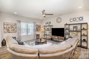 5948 River Mdw Ct, Charlotte, NC 28213 - Photo 3