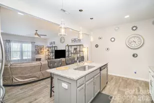 5948 River Mdw Ct, Charlotte, NC 28213 - Photo 11
