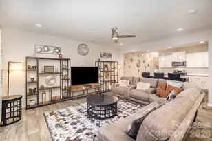 5948 River Mdw Ct, Charlotte, NC 28213 - Photo 5