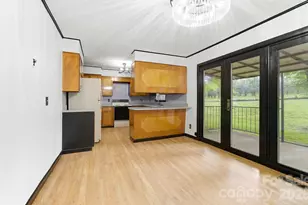 1371 Jackson Loop Rd, Flat Rock, NC 28731 - Photo 7