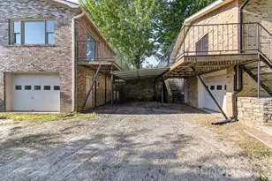 1371 Jackson Loop Rd, Flat Rock, NC 28731 - Photo 3
