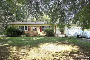 2925 4th St Dr NE, Hickory, NC 28601 - Photo 1