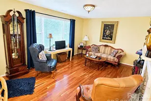 2925 4th St Dr NE, Hickory, NC 28601 - Photo 3