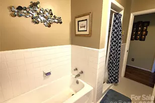 2925 4th St Dr NE, Hickory, NC 28601 - Photo 13