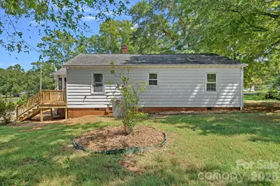 1127 Thompson Avenue, Charlotte, NC 28216 - Photo 15