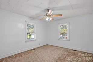 1127 Thompson Ave, Charlotte, NC 28216 - Photo 11