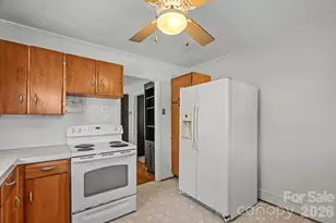 1127 Thompson Ave, Charlotte, NC 28216 - Photo 3