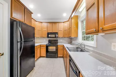 896 West Pointe Drive, Asheville, NC 28806 - Photo 9