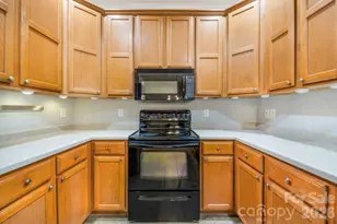 896 W Pointe Dr, Asheville, NC 28806 - Photo 11