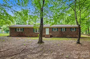 211 Lakeview Rd, Cherryville, NC 28021 - Photo 1