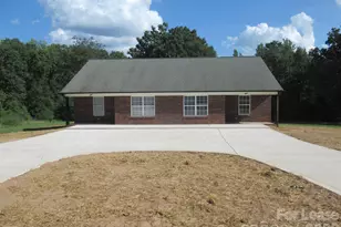 822 Horseshoe Lake Rd, Lincolnton, NC 28092 - Photo 1