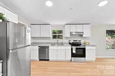190 Pinewood Knoll Drive, Hendersonville, NC 28739 - Photo 5
