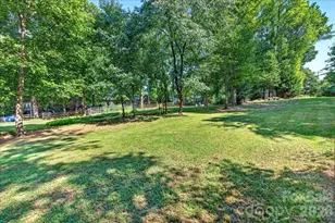 2036 Kilkenney Hill Rd, Matthews, NC 28105 - Photo 39