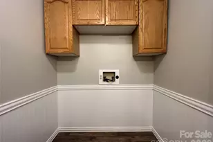 142 E Catawba Ave, Mount Holly, NC 28120 - Photo 5
