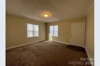 142 E Catawba Avenue, Mount Holly, NC 28120 - Photo 3