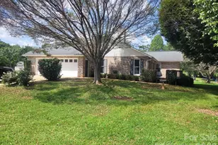 1275 Grady Ln, Hickory, NC 28602 - Photo 3