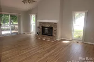 1275 Grady Ln, Hickory, NC 28602 - Photo 7