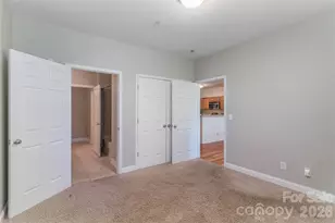 1000 E Woodlawn Rd, Charlotte, NC 28209 - Photo 17