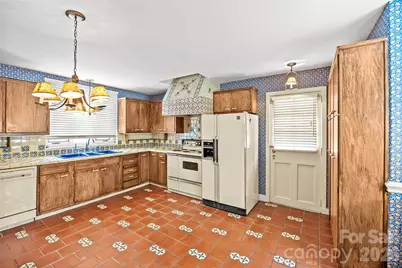 1858 Queens Road W, Charlotte, NC 28207 - Photo 41