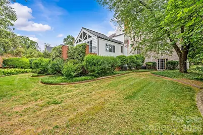 1858 Queens Road W, Charlotte, NC 28207 - Photo 13