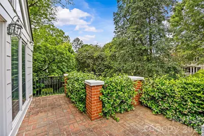 1858 Queens Road W, Charlotte, NC 28207 - Photo 19