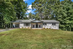 3208 Florida Dr, Hendersonville, NC 28792 - Photo 1