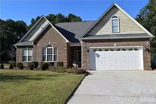 136 Gibralter Point Rd, Dallas, NC 28034 - Photo 1