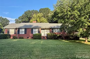332 Fannie Cir, Charlotte, NC 28205 - Photo 1