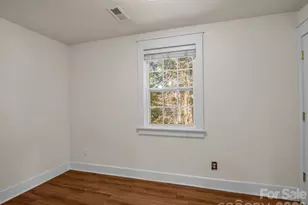 160 E Howard St, Tryon, NC 28782 - Photo 23