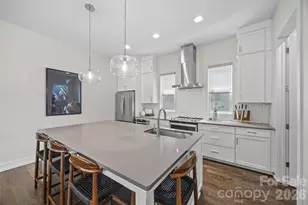 4017 Plaza Row Ct, Charlotte, NC 28205 - Photo 3