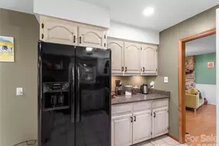 121 Churchill Downs Dr, Fairview, NC 28730 - Photo 17